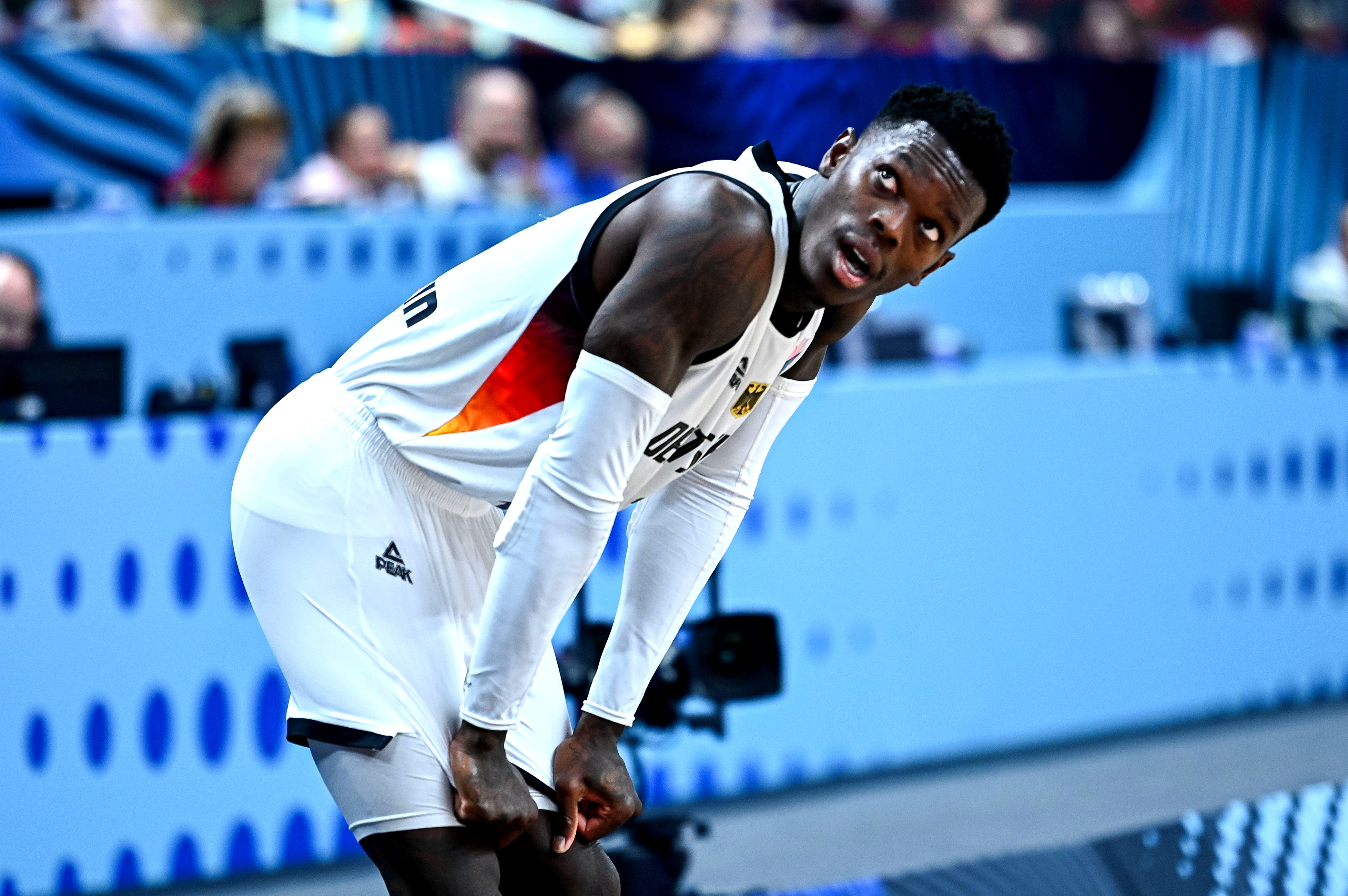 博彩评级网-杰拉德05年举起欧洲杯