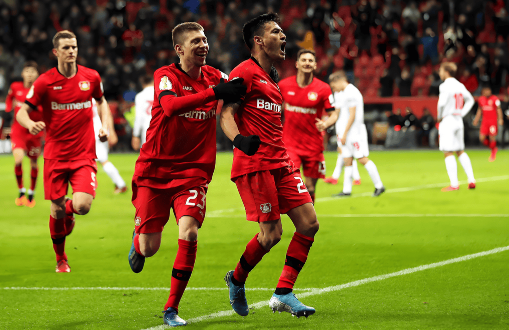 杰拉德05年举起欧洲杯